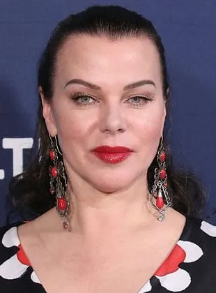 Debi Mazar - Atriz, 13 de agosto de 1964