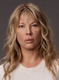 Deborah Kara Unger - Atriz, 31 de março de 1964