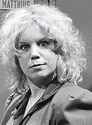 Denny Dillon - Atriz, 18 de maio de 1951