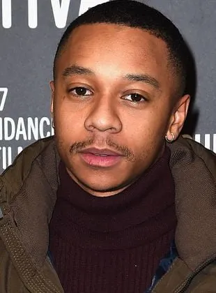 DeRon Horton - Ator, 25 de novembro de 1992