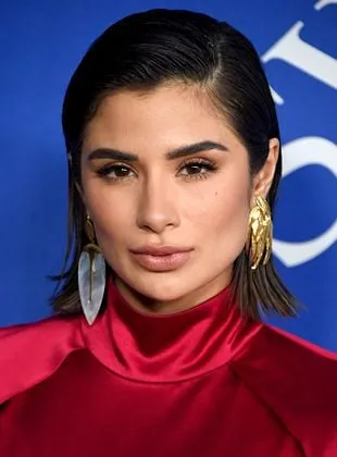 Diane Guerrero - Atriz, 21 de julho de 1986