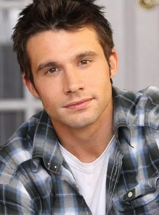 Dillon Casey - Ator, 29 de outubro de 1983