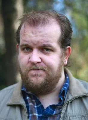 Dominic Burgess - Ator, 29 de julho de 1982