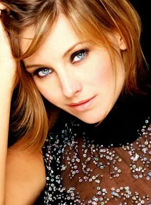 Dominika Paleta - Atriz, 23 de outubro de 1972