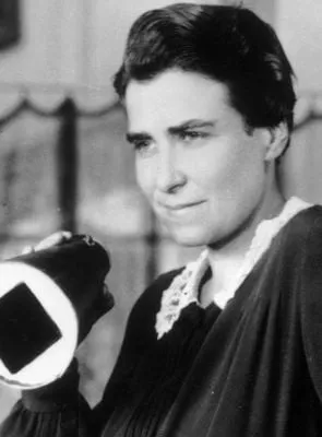 Dorothy Arzner - 3 de janeiro de 1897, 1 de outubro de 1979