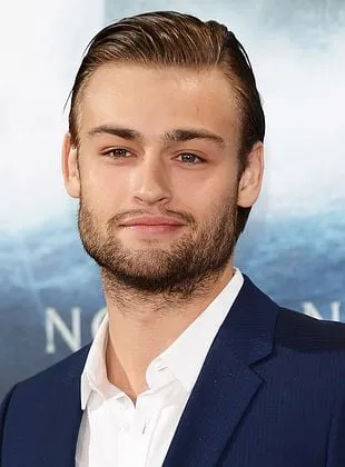 Douglas Booth - Ator, Produtor Executivo, Roteirista, 9 de julho de 1992