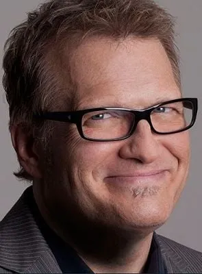 Drew Carey - Ator, Produtor Executivo, Criador, 23 de maio de 1958