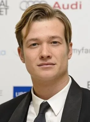 Ed Speleers - Ator, 7 de abril de 1988