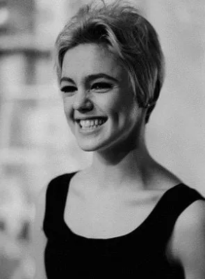 Edie Sedgwick - 20 de abril de 1943, 16 de novembro de 1971