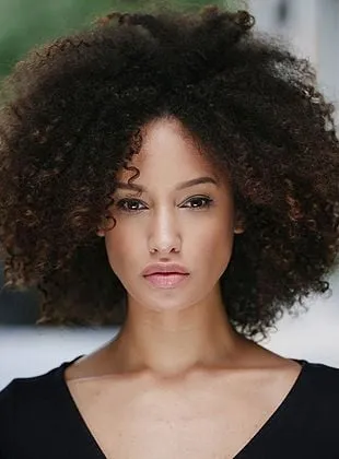 Elarica Johnson - Atriz, 21 de agosto de 1989