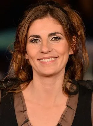 Elisa Amoruso - Roteirista, Diretora, Criador, 29 de abril de 1981