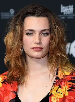 Ella Rumpf - Atriz, 4 de fevereiro de 1995