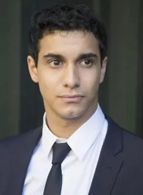 Elyes Gabel - Ator, 8 de maio de 1983