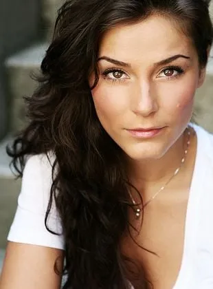 Elysia Rotaru - Atriz, 9 de novembro de 1984