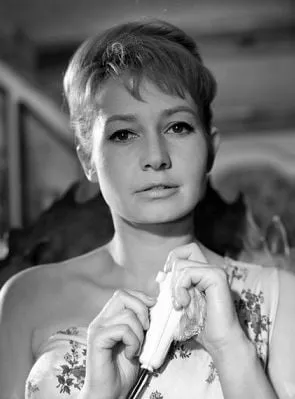 Elzbieta Czyzewska - Atriz, 14 de maio de 1938, 17 de junho de 2010