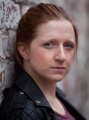 Emily Aston - 26 de fevereiro de 1982