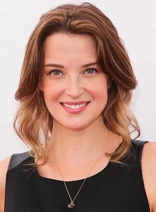 Emily Baldoni - Atriz, 3 de agosto de 1984