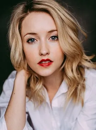 Emily Tennant - Atriz, 9 de agosto de 1990