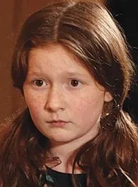 Emma Kenney - Atriz, 14 de setembro de 1999