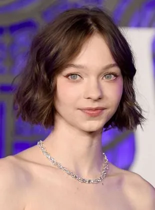 Emma Myers - Atriz, 2 de abril de 2002