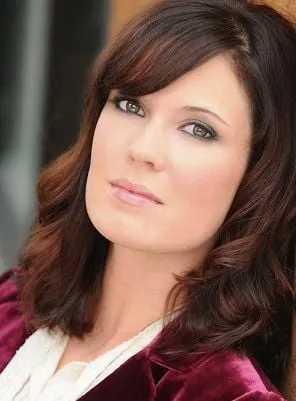 Erin Bethea - Atriz, Maquiador, Produtora, 12 de agosto de 1982