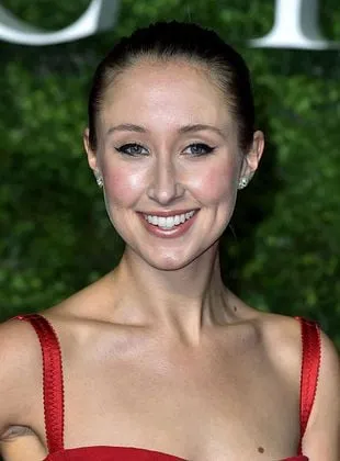 Erin Doherty - 16 de julho de 1992