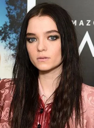 Esme Creed-Miles - 5 de fevereiro de 2000