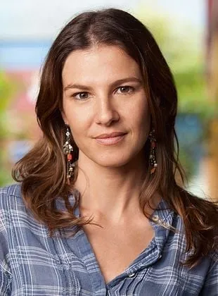 Estela Renner - Produtora, Roteirista, Diretora, 13 de outubro de 1973