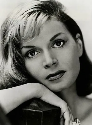 Eva Bartok - 18 de julho de 1929, 1 de agosto de 1998