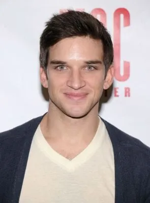 Evan Jonigkeit - Ator, 25 de agosto de 1983