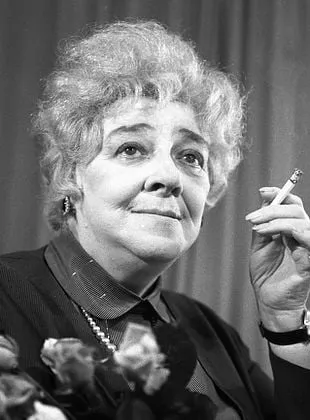 Faina Ranevskaya - 27 de agosto de 1896, 19 de julho de 1984