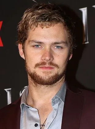 Finn Jones - Ator, 24 de março de 1984