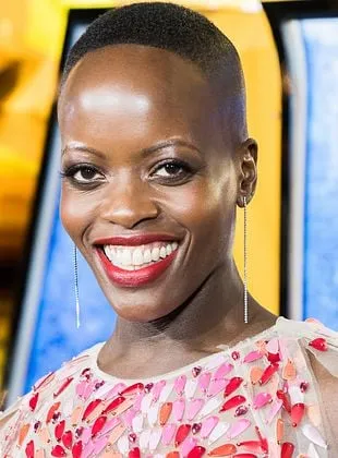 Florence Kasumba - Atriz, 26 de outubro de 1976