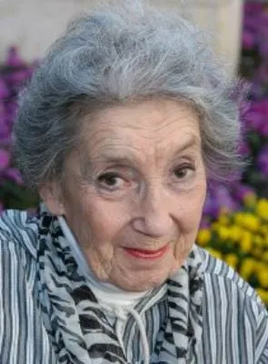 Frances Bay - Atriz, 23 de janeiro de 1919, 15 de setembro de 2011