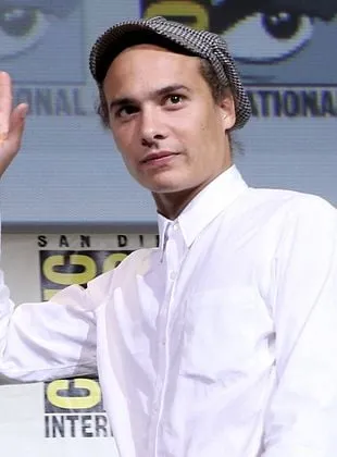 Frank Dillane - Ator, 21 de abril de 1991