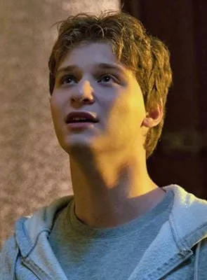 Fred Hechinger - Ator, Produtor Executivo, Produtor, 2 de dezembro de 1999