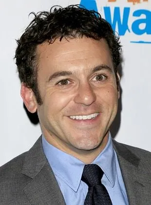 Fred Savage - Diretor, Ator, Produtor Executivo, 9 de julho de 1976