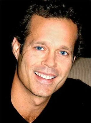 Garett Maggart - Ator, 24 de maio de 1969