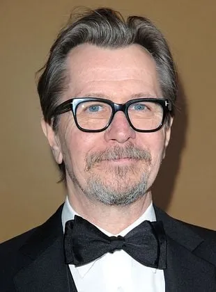 Gary Oldman - Ator, Diretor, Produtor, 21 de março de 1958