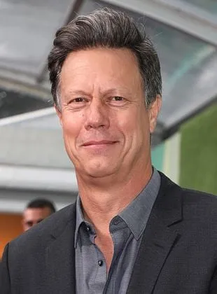 Gavin Hood - Diretor, Ator, Roteirista, 12 de maio de 1963