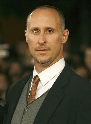 Gavin O'Connor - Diretor, Ator, Produtor Executivo, 24 de dezembro de 1963