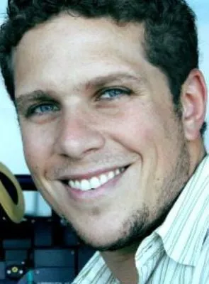 Gaz Alazraki - Diretor, Roteirista, Creator/Showrunner, 15 de fevereiro de 1977