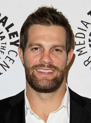 Geoff Stults - Ator, Produtor, 15 de dezembro de 1977