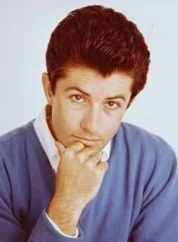 George Chakiris - Ator, 16 de setembro de 1934