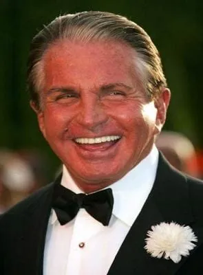 George Hamilton - Ator, Produtor Executivo, Diretor de Arte, 12 de agosto de 1939