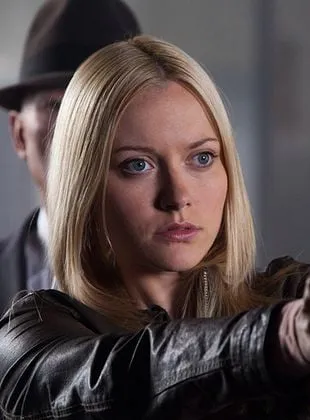 Georgina Haig - Atriz, 3 de agosto de 1985