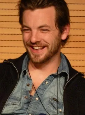 Gethin Anthony - Ator, 9 de outubro de 1983