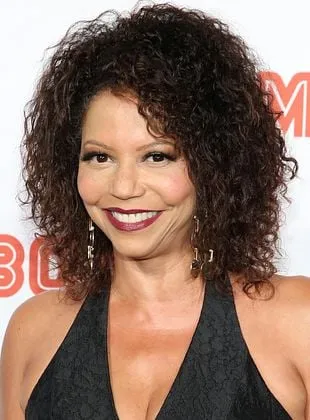 Gloria Reuben - Atriz, Produtor de set, 9 de junho de 1964