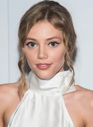 Grace Van Dien - Atriz, 15 de outubro de 1996