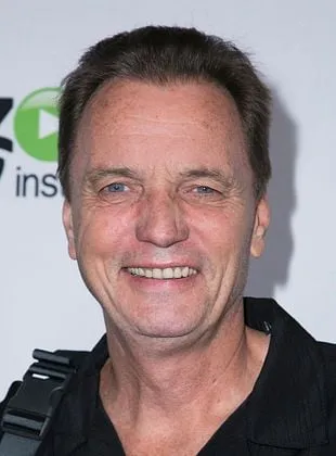 Gregory Scott Cummins - Ator, 10 de março de 1956